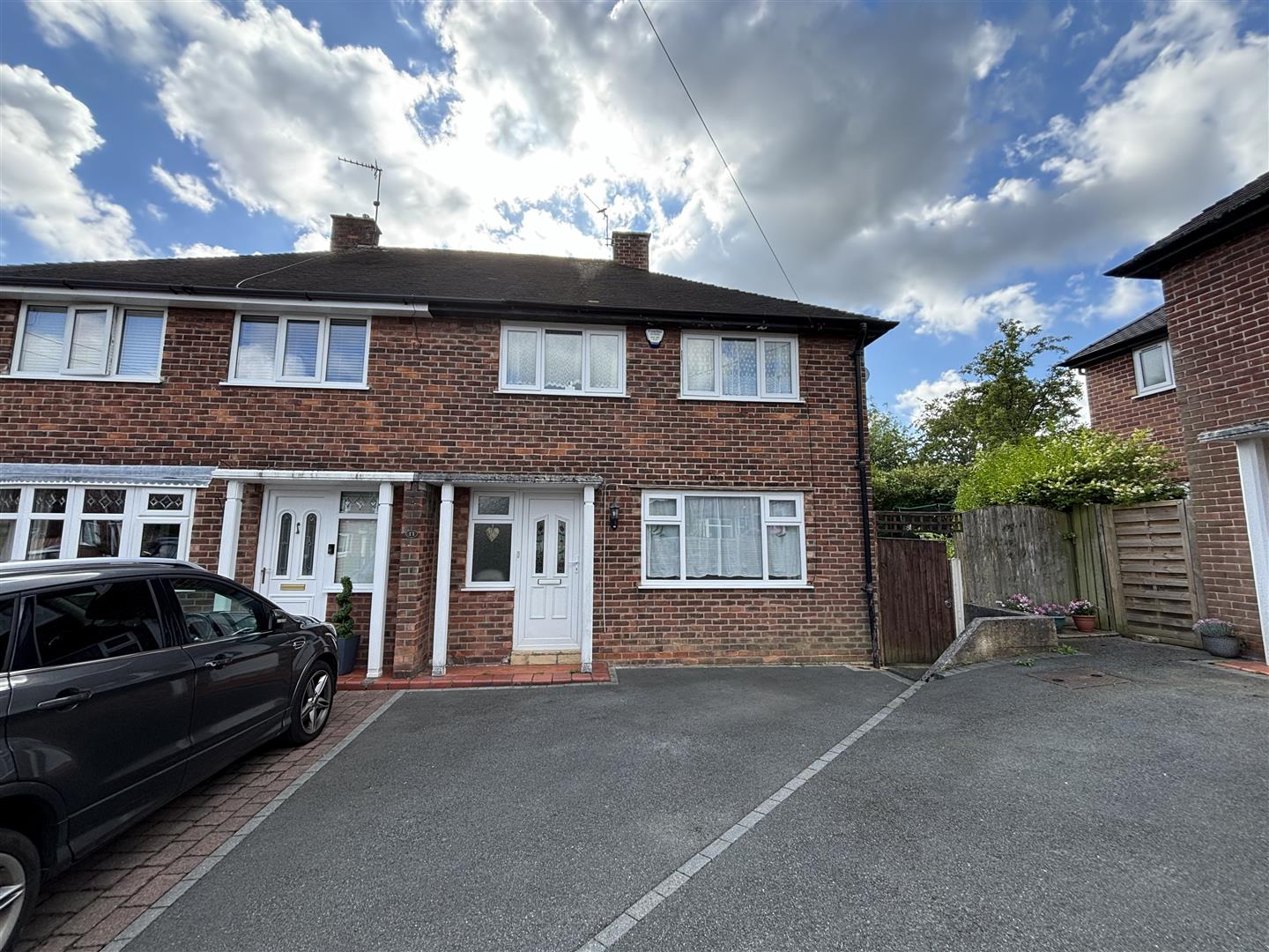Meadow Close, Hale